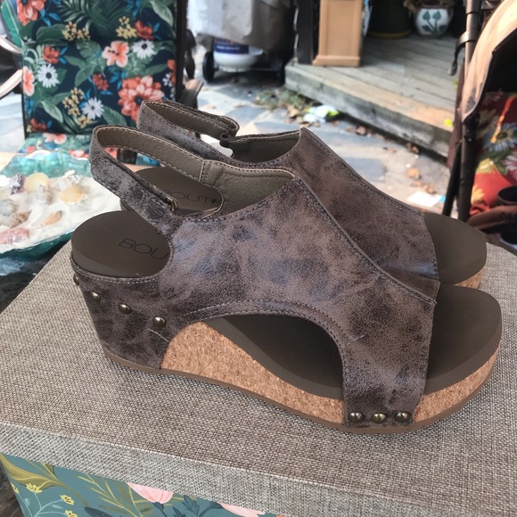 Boutique by Corkys “Carley” wedge sandals - Picture 2 of 8